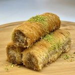 Katayof turco con nuez y almendra, crujiente y dulce tradicional.