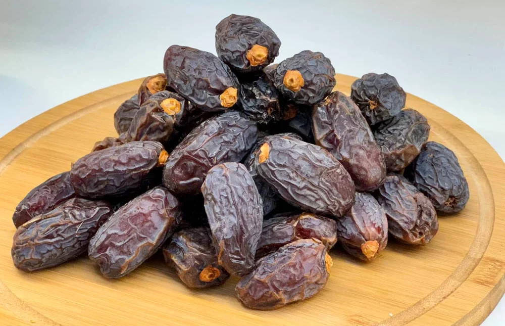 Dátiles Medjoul de alta calidad en un envase elegante de Sabur Turco.