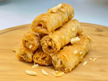 Dedo Mixto, dulce turco artesanal con frutos secos y textura crujiente.