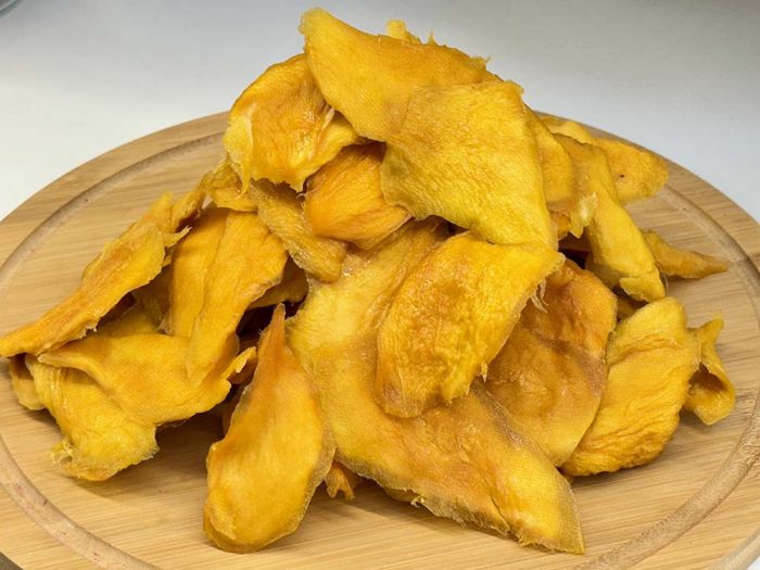 Mango sin azúcar deshidratado presentado en un envase elegante de Sabur Turco.