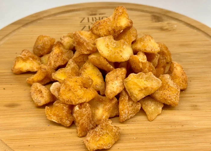 Manzana con canela deshidratada en un envase elegante de Sabur Turco.