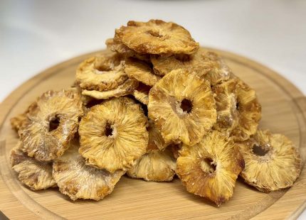 Piña sin azúcar deshidratada, dulce natural disponible en Sabur Turco.