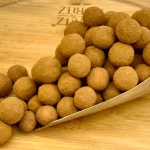 Bombones de avellana y canela turcos en un elegante envase de Sabur Turco.