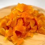 Rodajas de melón sin azúcar deshidratado, presentado en un elegante envase de Sabur Turco.